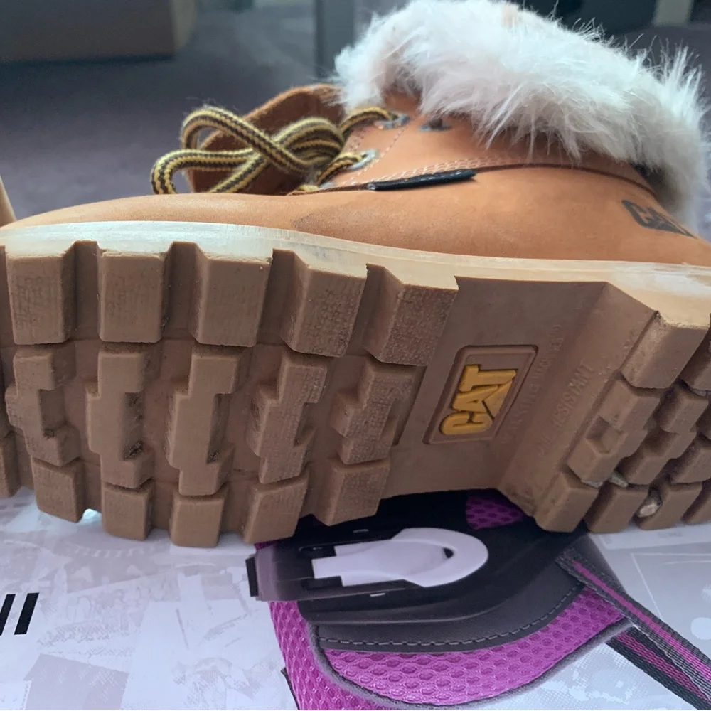 Boots - Picture 10 of 10